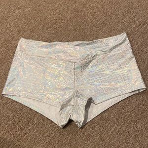Holographic rave bottoms
